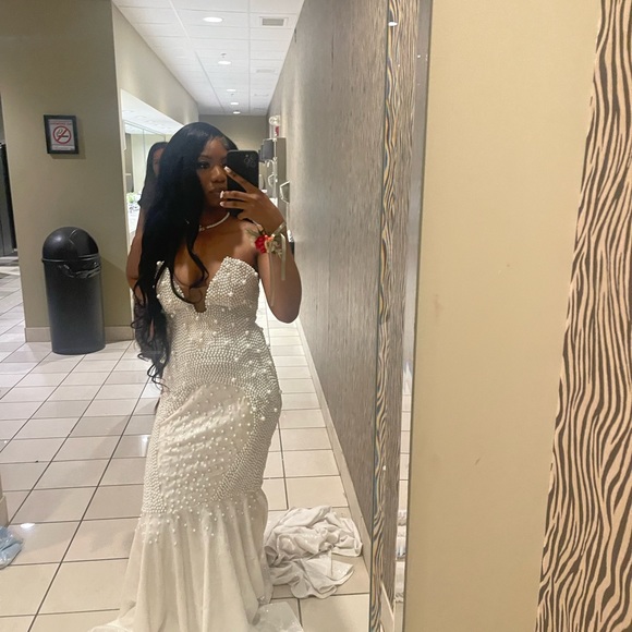 PROM DRESS - Picture 4 of 7